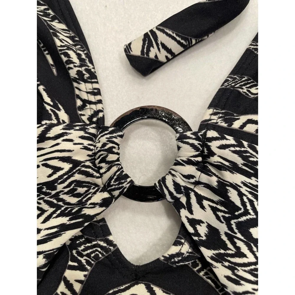 Carmen Marc Valvo Sz. 8 Plunge Deep V-Neck Halter One Piece Swimsuit Ring Detail